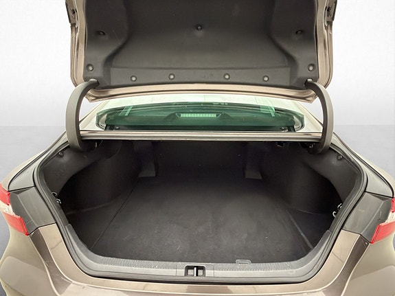Toyota Camry 29 of 30