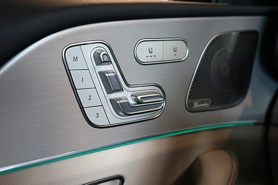 Mercedes-Benz GLE350 de 28 of 30