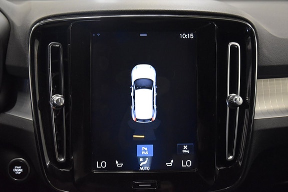 Volvo XC40 15 of 17