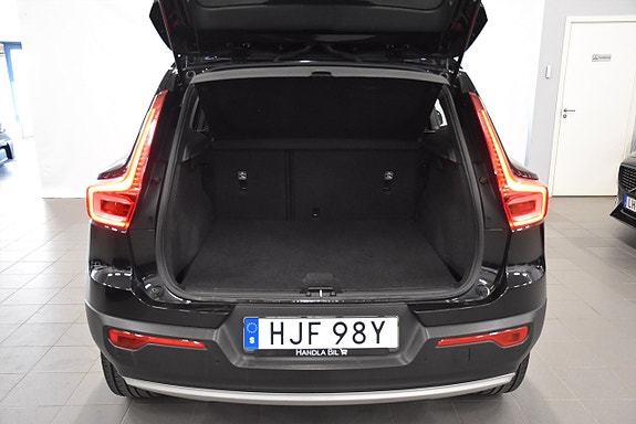 Volvo XC40 17 of 17