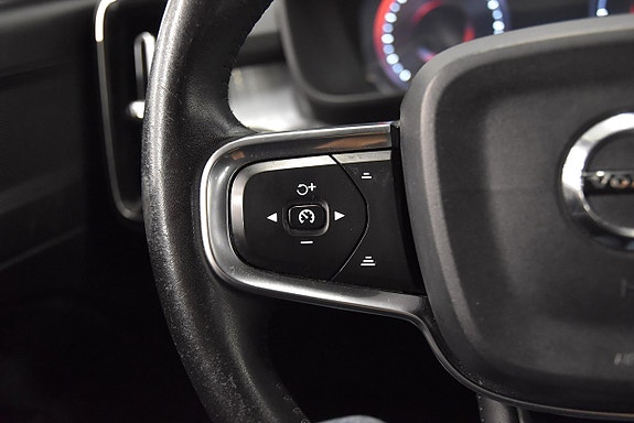 Volvo XC40 10 of 17