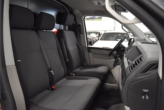 Volkswagen Transporter 12 of 17