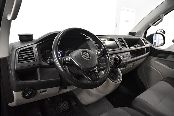 Volkswagen Transporter 9 of 17