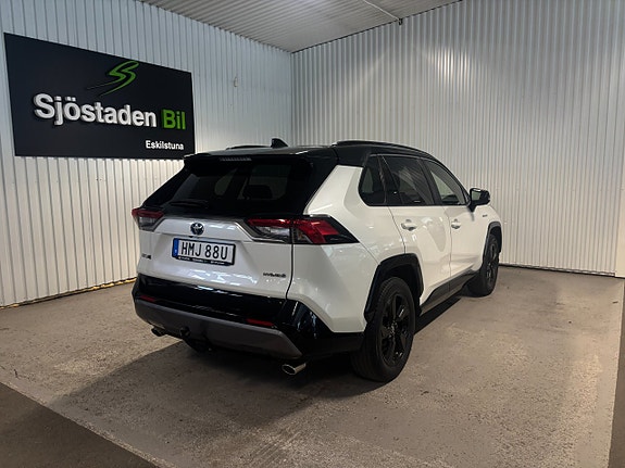 Toyota RAV4 4 of 5