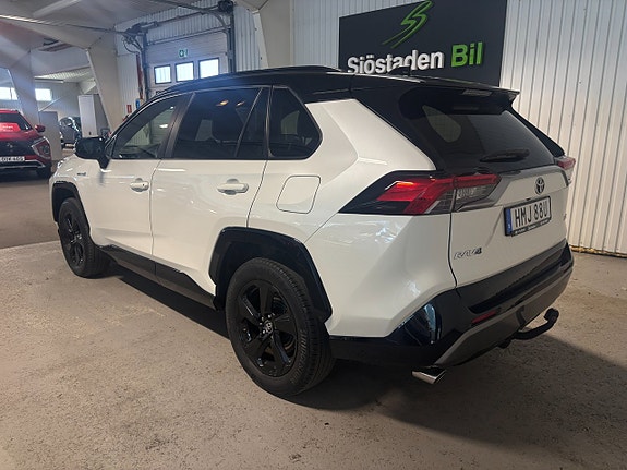 Toyota RAV4 3 of 5