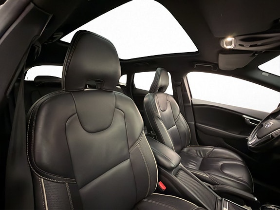 Volvo V40 12 of 28