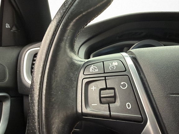 Volvo V40 16 of 28