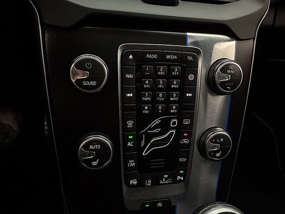 Volvo V40 25 of 28