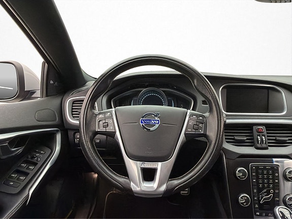 Volvo V40 10 of 28