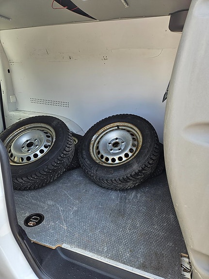 Volkswagen Caddy Maxi 6 of 8