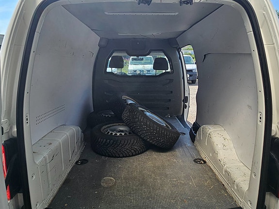 Volkswagen Caddy Maxi 8 of 8