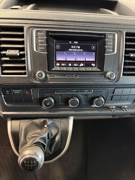 Volkswagen Transporter 9 of 9