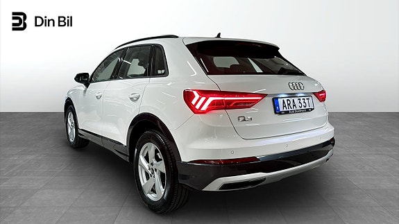 Audi Q3 3 of 5