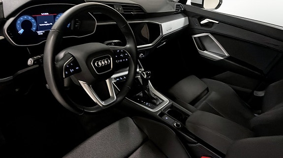 Audi Q3 7 of 13