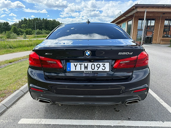 BMW 520d 4 of 5