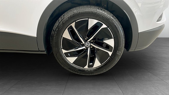 Volkswagen ID.4 6 of 13