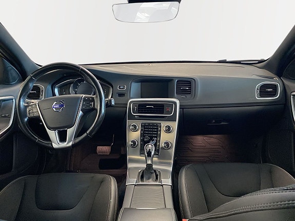 Volvo V60 Cross Country 10 of 13