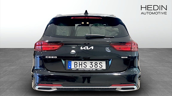 Kia Ceed 5 of 12