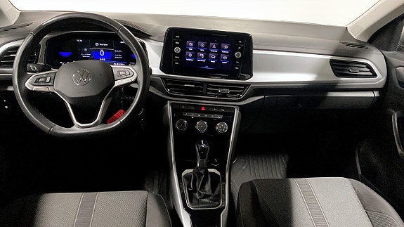 Volkswagen T-Roc 10 of 12