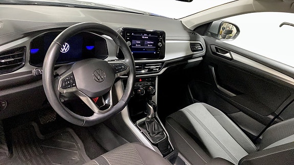 Volkswagen T-Roc 7 of 12