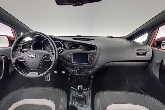 Kia Ceed 12 of 24