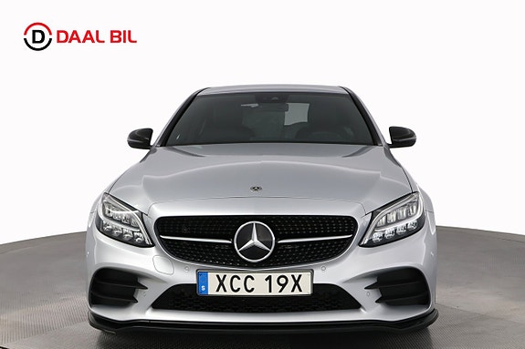 Mercedes-Benz C300 de 2 of 5