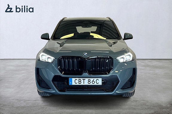 BMW iX1 2 of 5