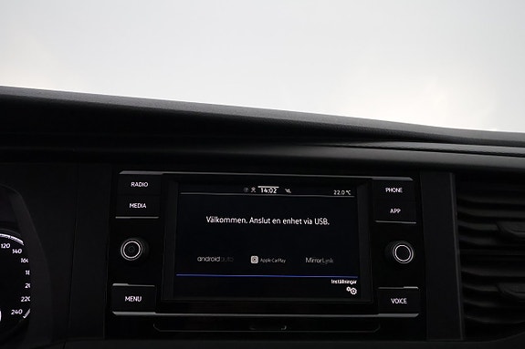 Volkswagen Caravelle 20 of 27