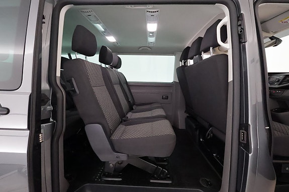 Volkswagen Caravelle 13 of 27