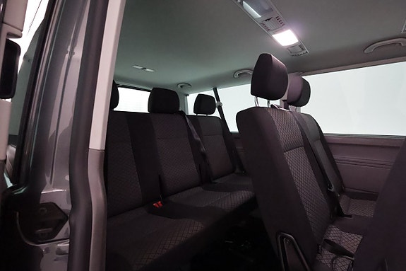 Volkswagen Caravelle 18 of 27