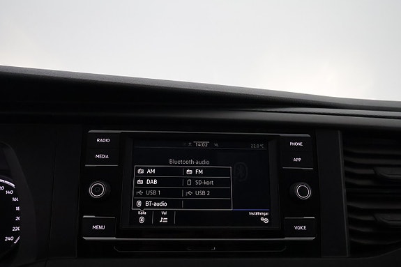 Volkswagen Caravelle 22 of 27