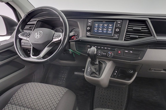 Volkswagen Caravelle 17 of 27