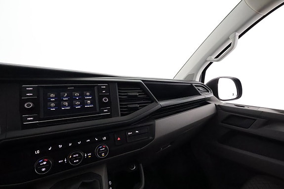 Volkswagen Caravelle 24 of 27