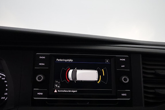 Volkswagen Caravelle 21 of 27