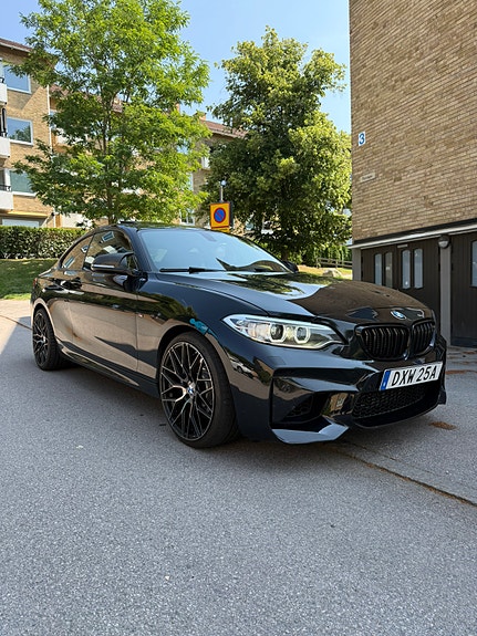 BMW M235i 2 of 5