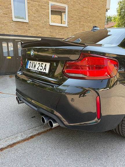 BMW M235i 4 of 5