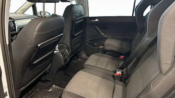 Volkswagen Touran 11 of 13