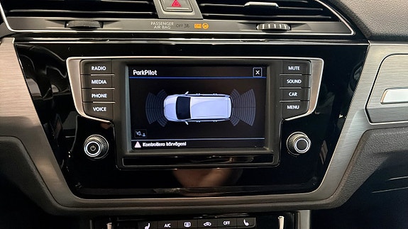 Volkswagen Touran 9 of 13
