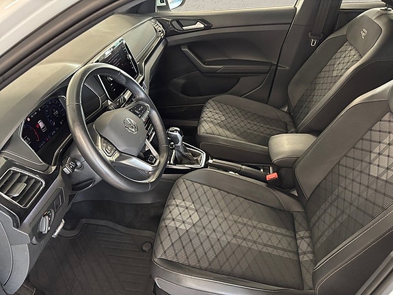 Volkswagen T-Cross 4 of 5