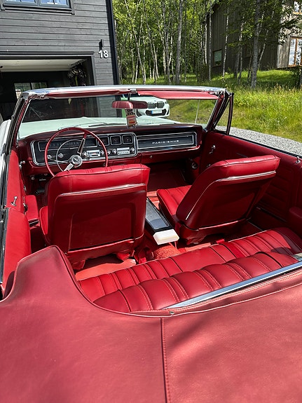Pontiac Parisienne 4 of 5