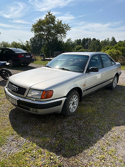 Audi 100 2 of 5