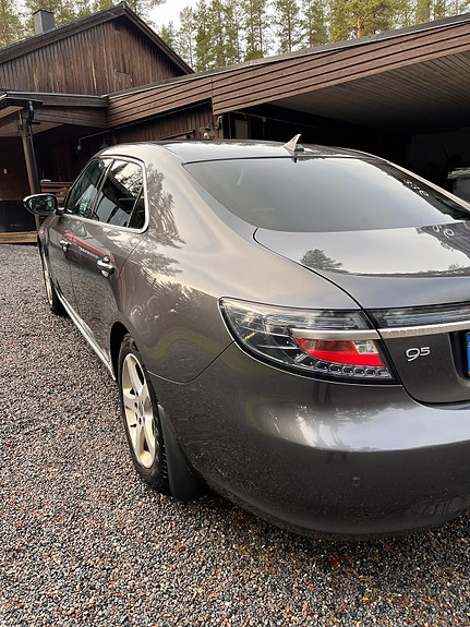 Saab 9-5 3 of 5