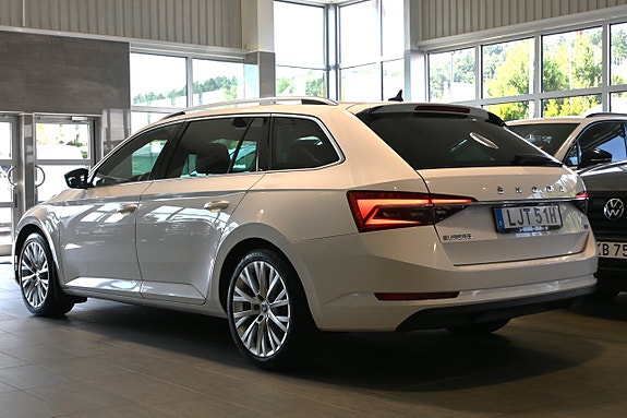 Skoda Superb 3 of 5