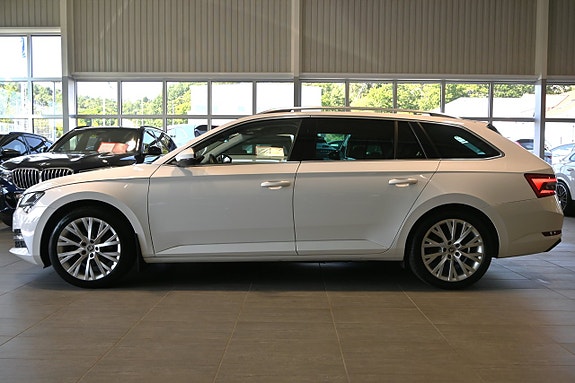 Skoda Superb 2 of 5