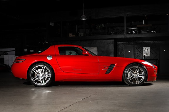 Mercedes-Benz SLS 9 of 30