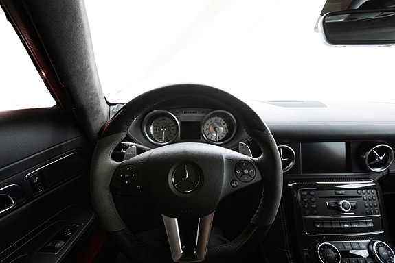 Mercedes-Benz SLS 14 of 30