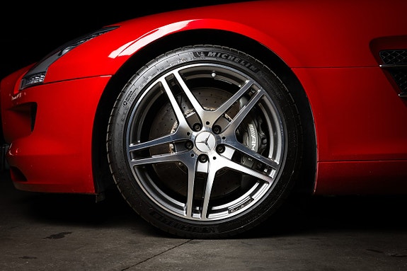 Mercedes-Benz SLS 29 of 30