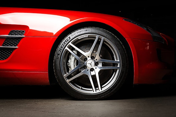 Mercedes-Benz SLS 28 of 30