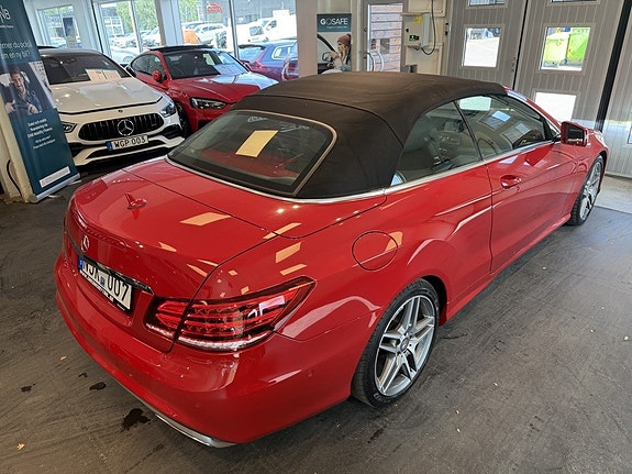 Mercedes-Benz E200 25 of 28