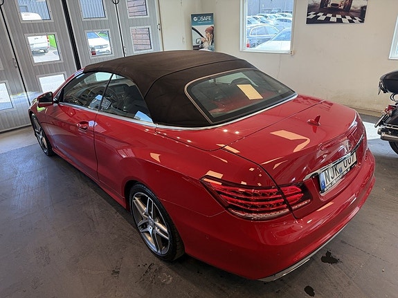 Mercedes-Benz E200 24 of 28